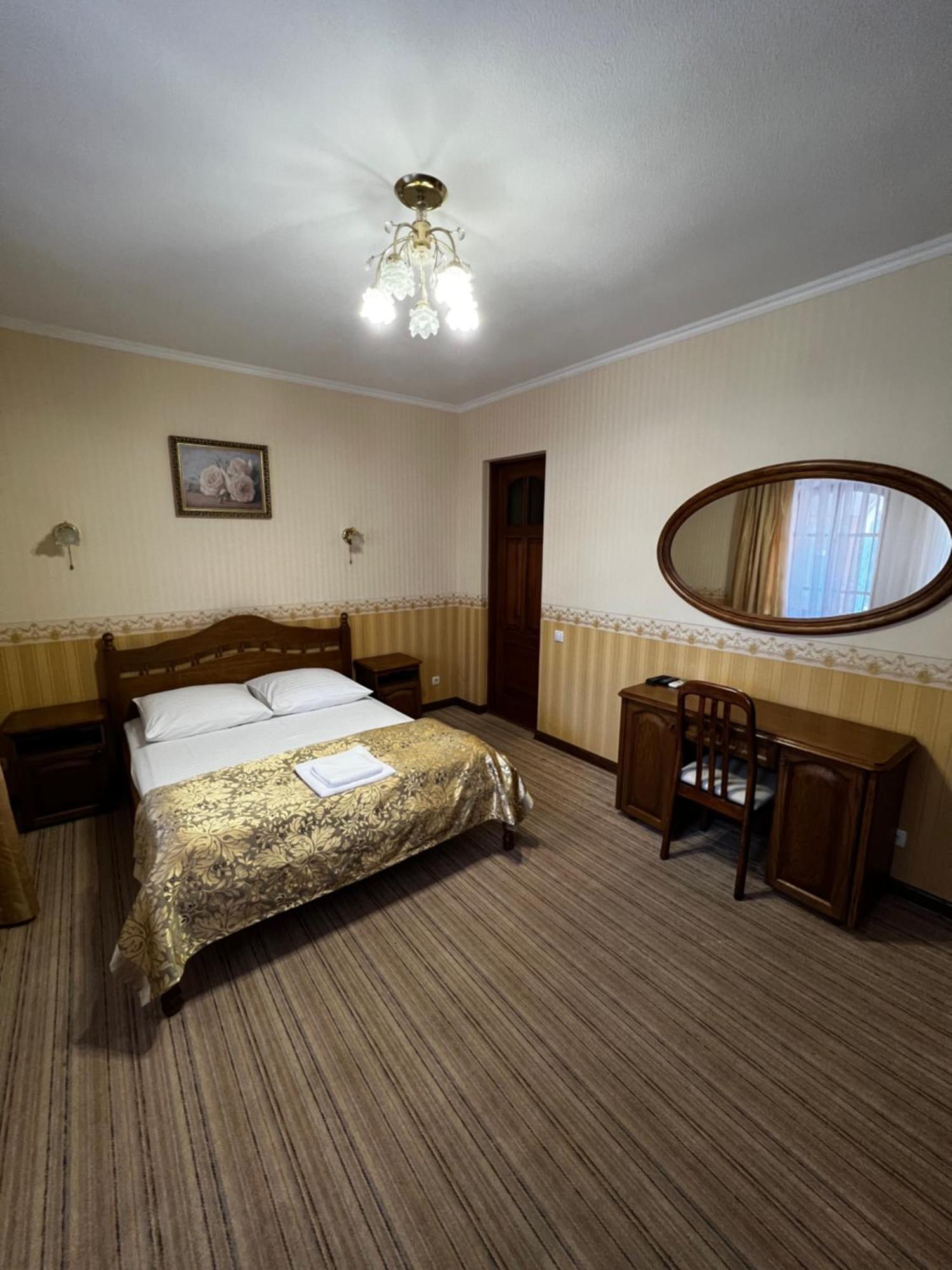 Zolotoy Fazan Nikolayev Exterior foto